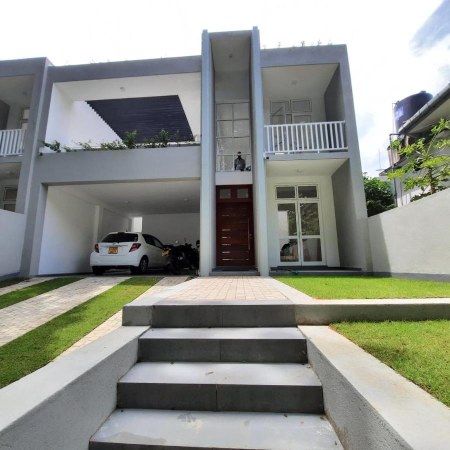 Oesis - Stylish Villa Steps From Historic Galle Fort Ngoại thất bức ảnh