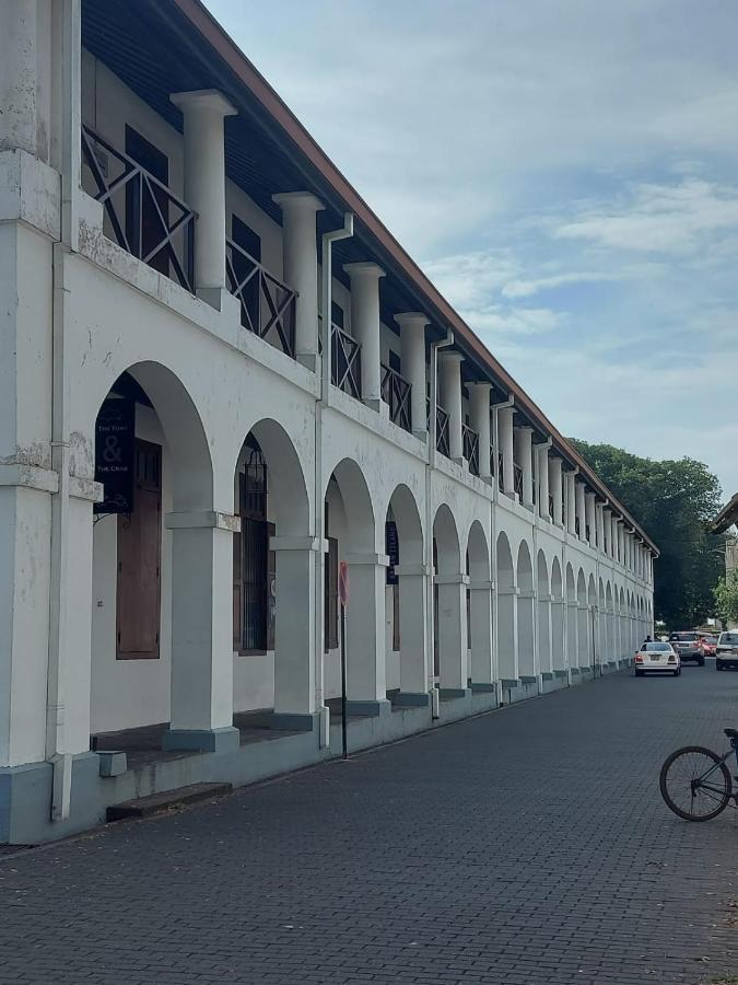 Oesis - Stylish Villa Steps From Historic Galle Fort Ngoại thất bức ảnh
