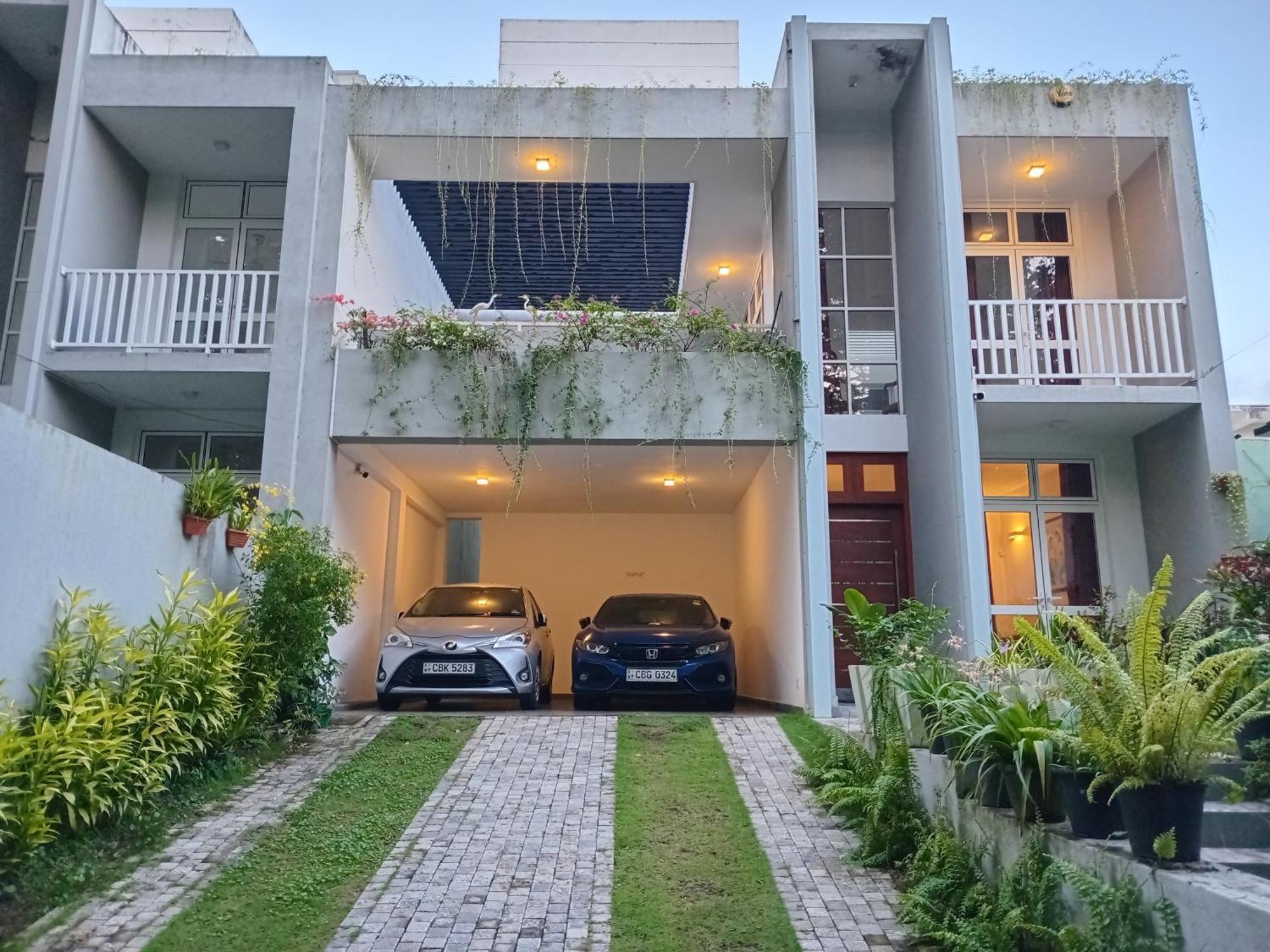 Oesis - Stylish Villa Steps From Historic Galle Fort Ngoại thất bức ảnh
