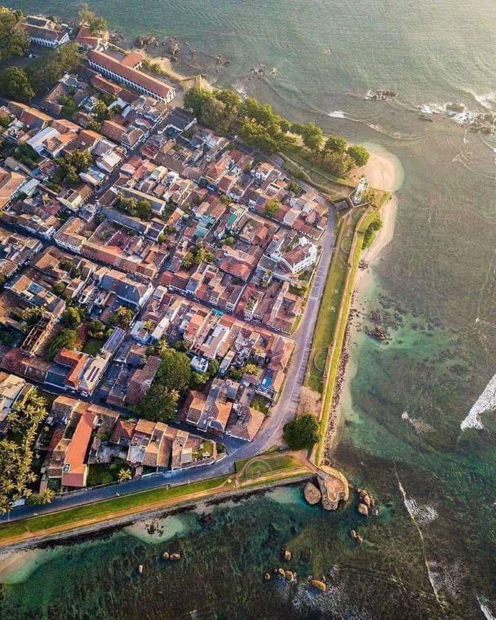 Oesis - Stylish Villa Steps From Historic Galle Fort Ngoại thất bức ảnh